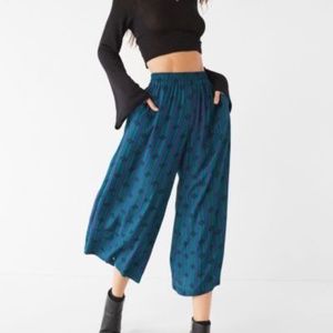Silence + Noise Cropped Flare Pants